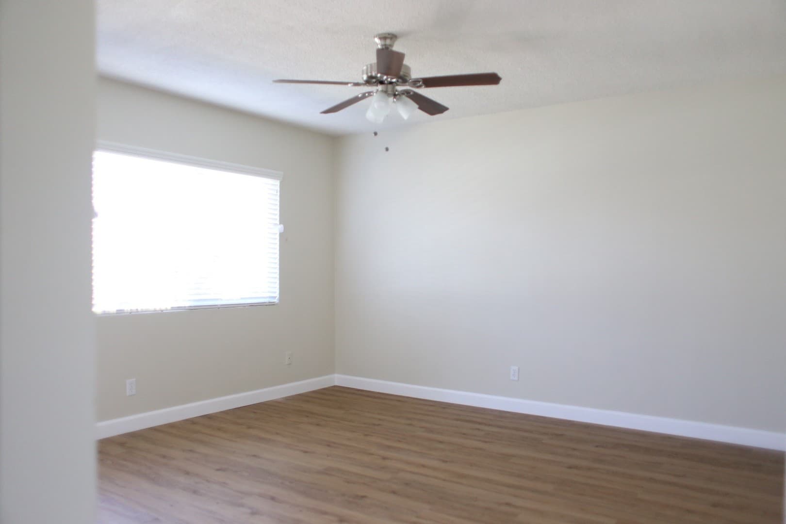 Downey Apartment: 11620 Bellflower Blvd