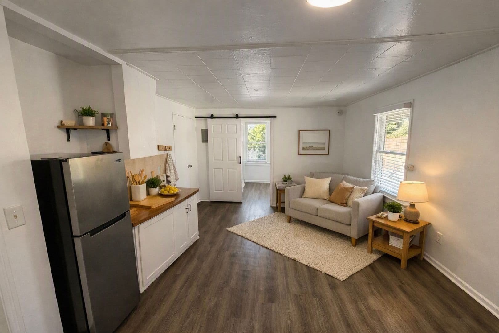 Long Beach Apartment: 1350 E Hellman Street