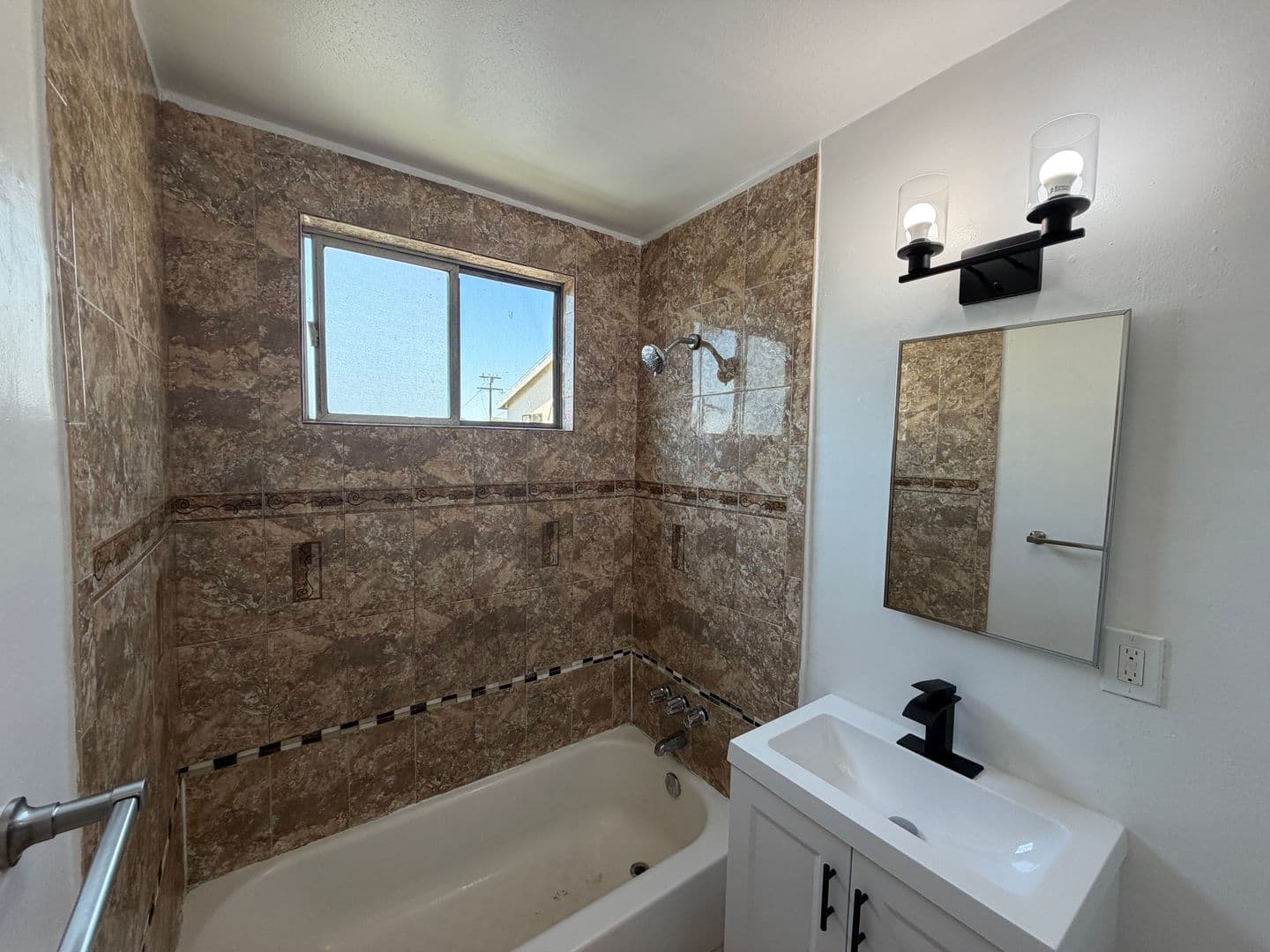 Long Beach Apartment: 241 E. South Street