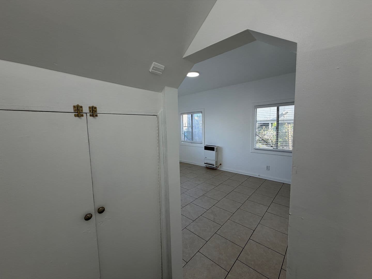 Long Beach Apartment: 636 Lime Avenue