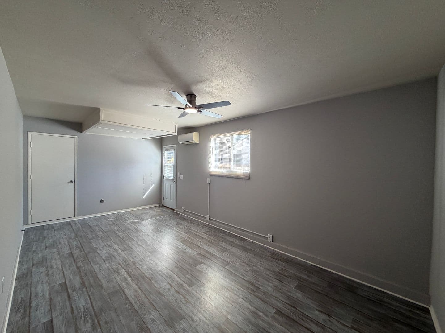 Long Beach Apartment: 661 Quincy Ave