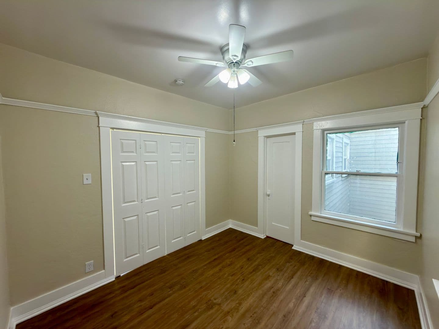 Long Beach Apartment: 225 Atlantic Ave
