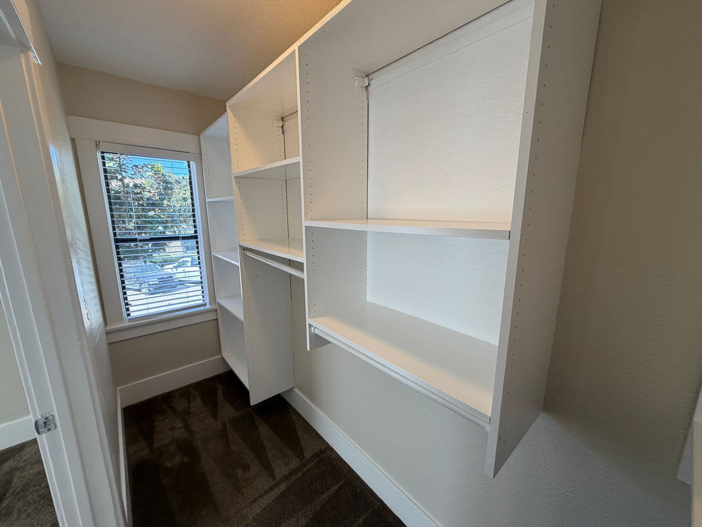 Long Beach Apartment: 626-632 1/2 Linden Ave