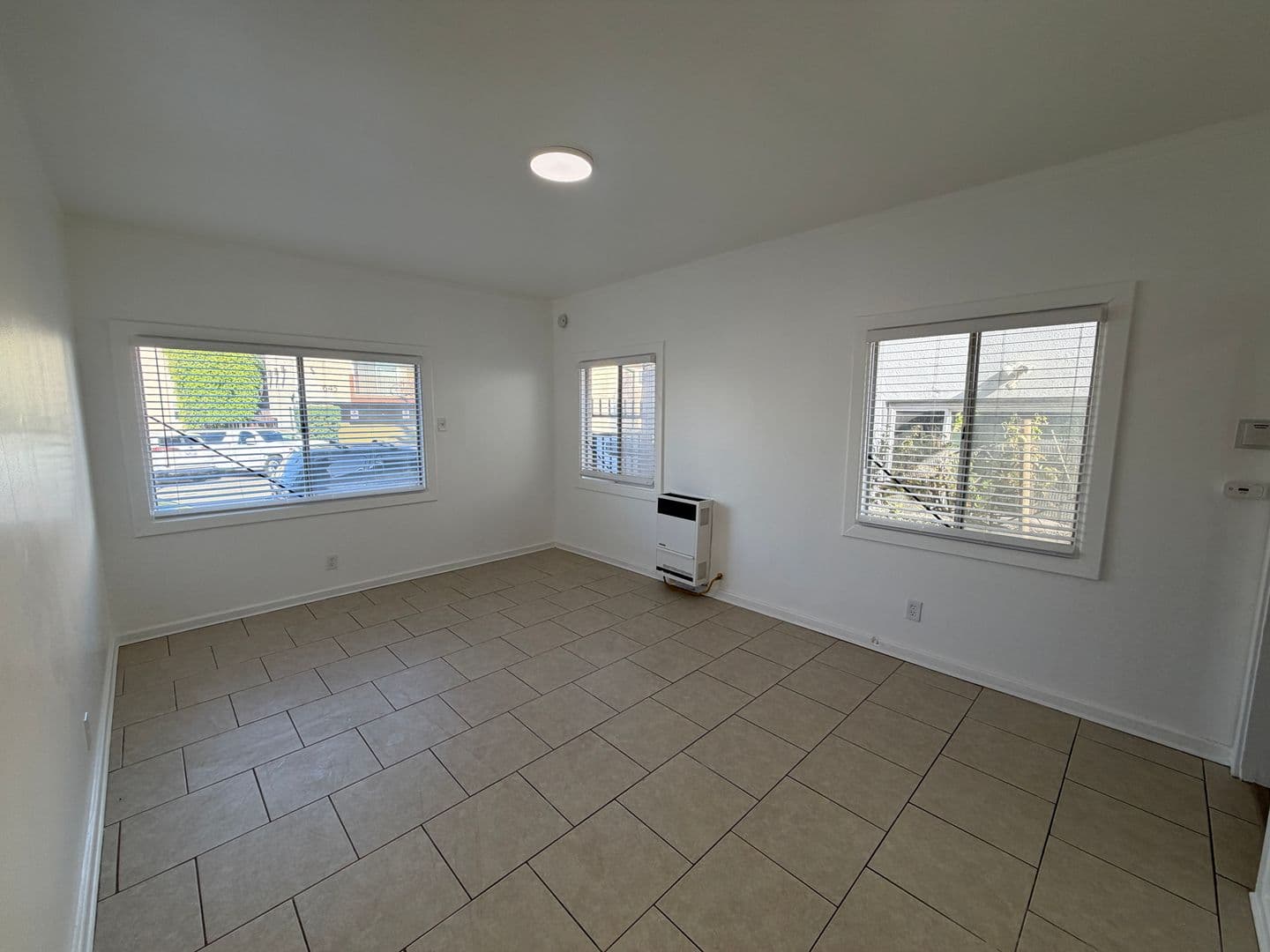 Long Beach Apartment: 636 Lime Avenue