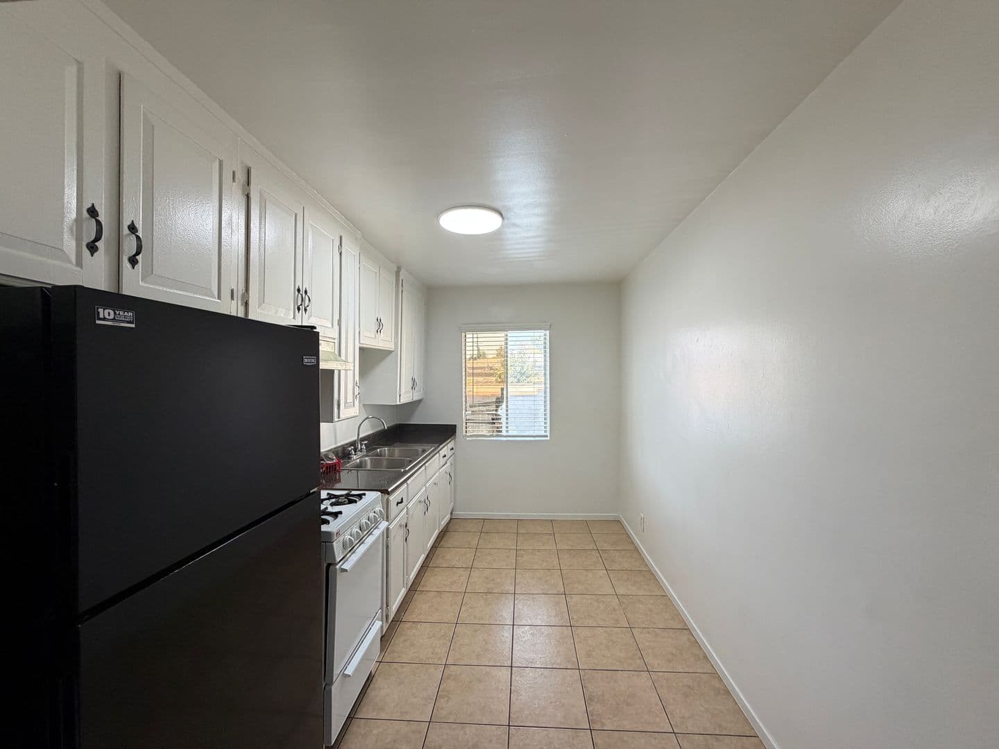 Long Beach Apartment: 241 E. South Street