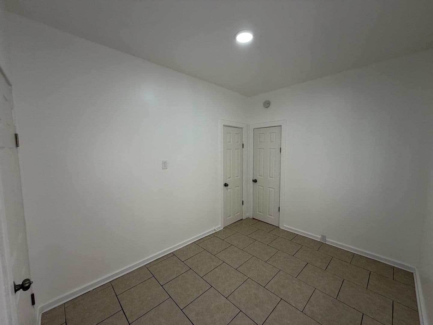 Long Beach Apartment: 636 Lime Avenue