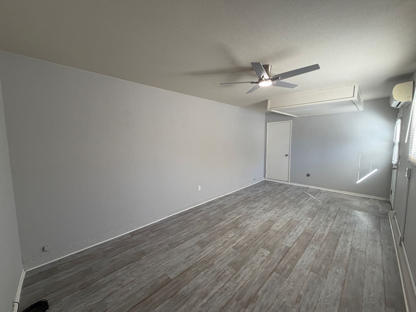 Long Beach Apartment: 661 Quincy Ave