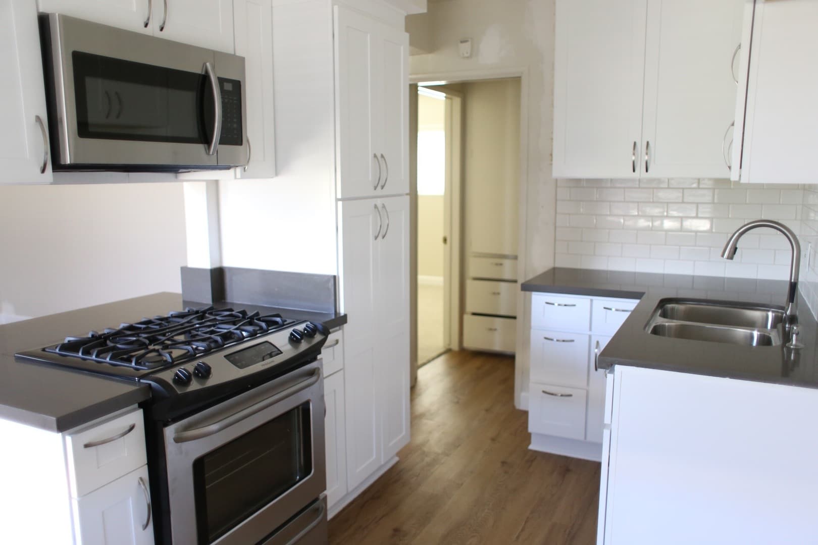 Downey Apartment: 11620 Bellflower Blvd