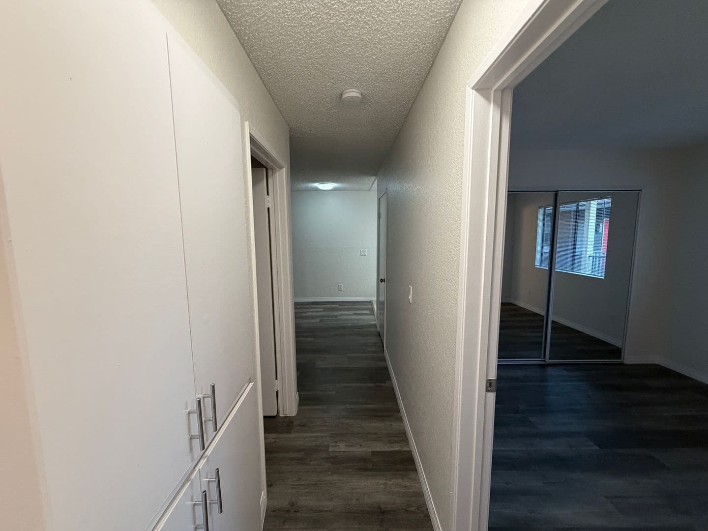 Long Beach Apartment: 2277 Earl Ave