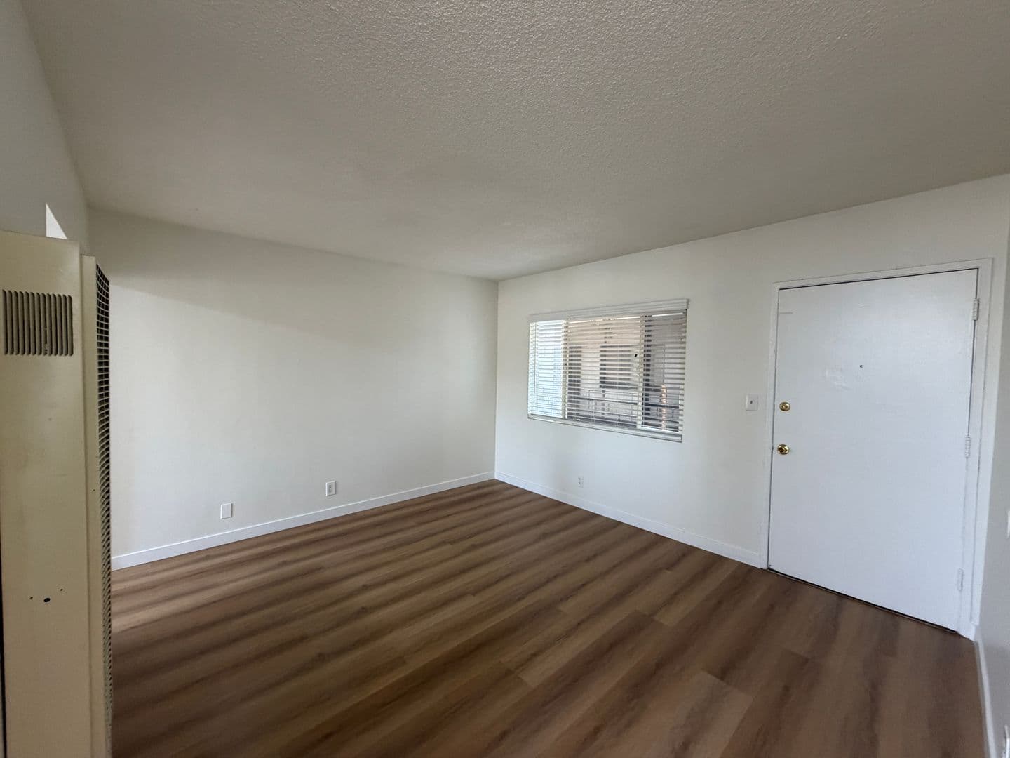 Long Beach Apartment: 241 E. South Street