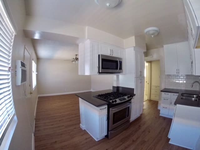 Downey Apartment: 11620 Bellflower Blvd