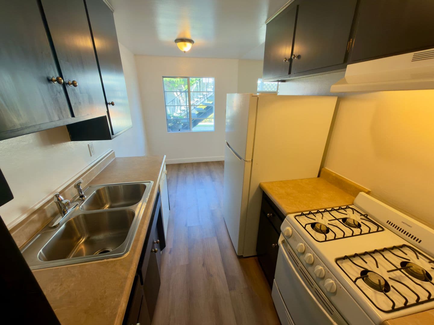 Los Alamitos Apartment: 10781-10791 Pine Street