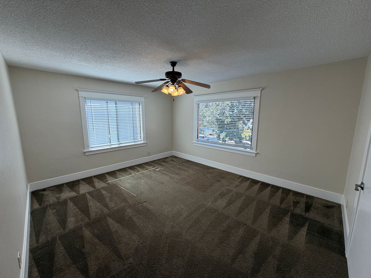 Long Beach Apartment: 626-632 1/2 Linden Ave