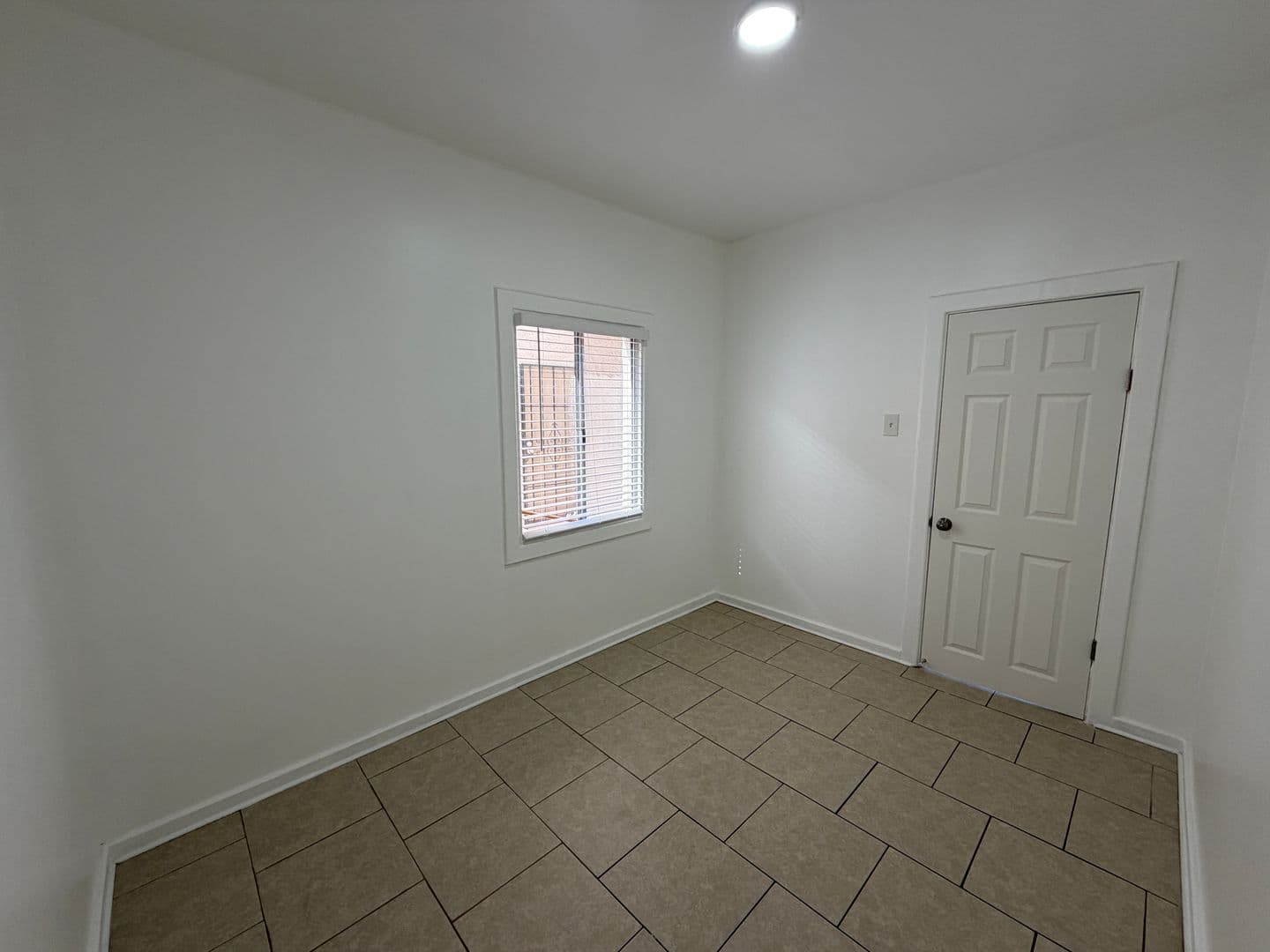 Long Beach Apartment: 636 Lime Avenue