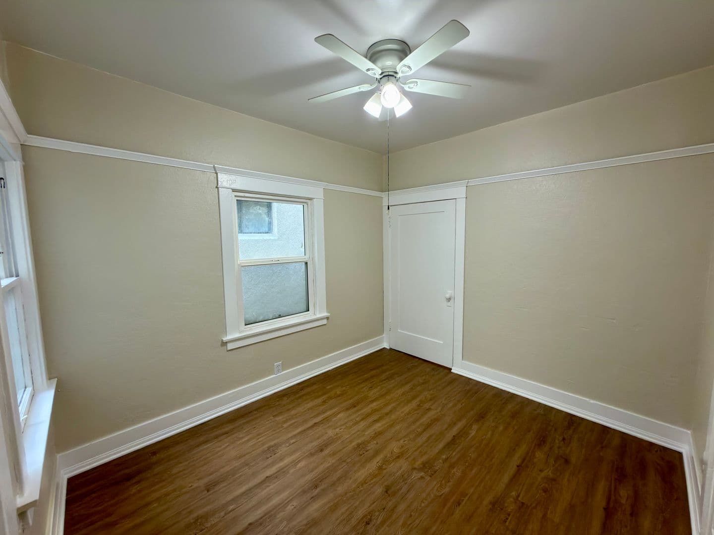Long Beach Apartment: 225 Atlantic Ave