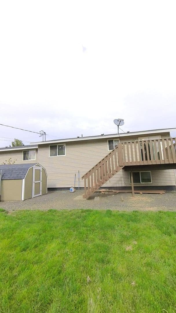 Spokane Valley Apartment: 10818 E. Nora Ave