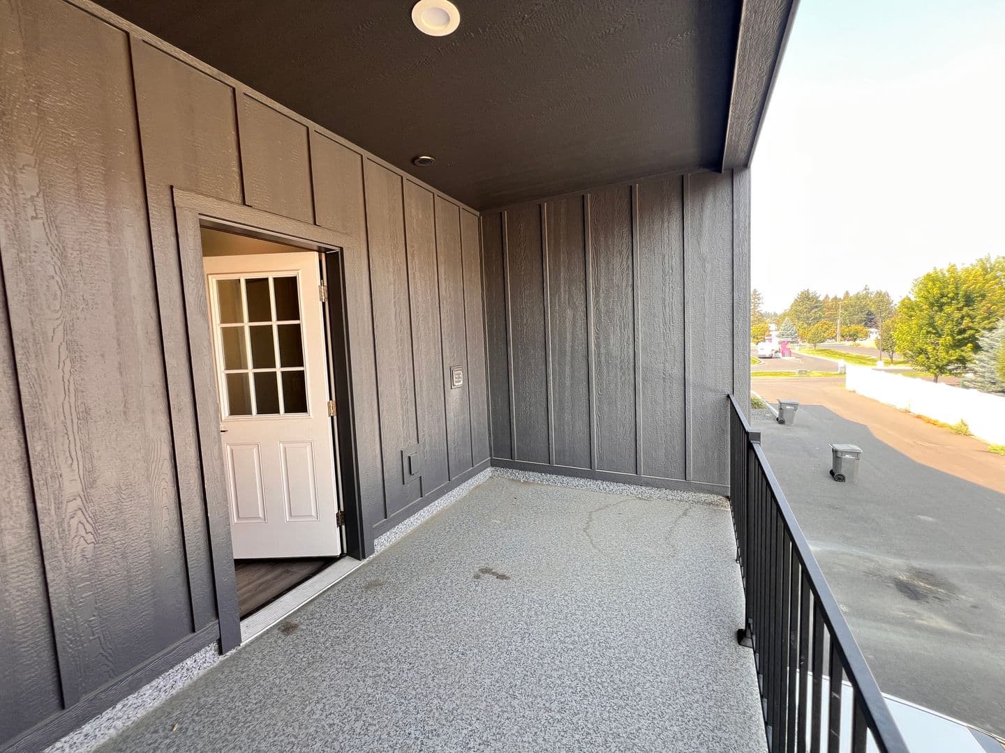 Deer Park Townhome: 21 E. H Street - A