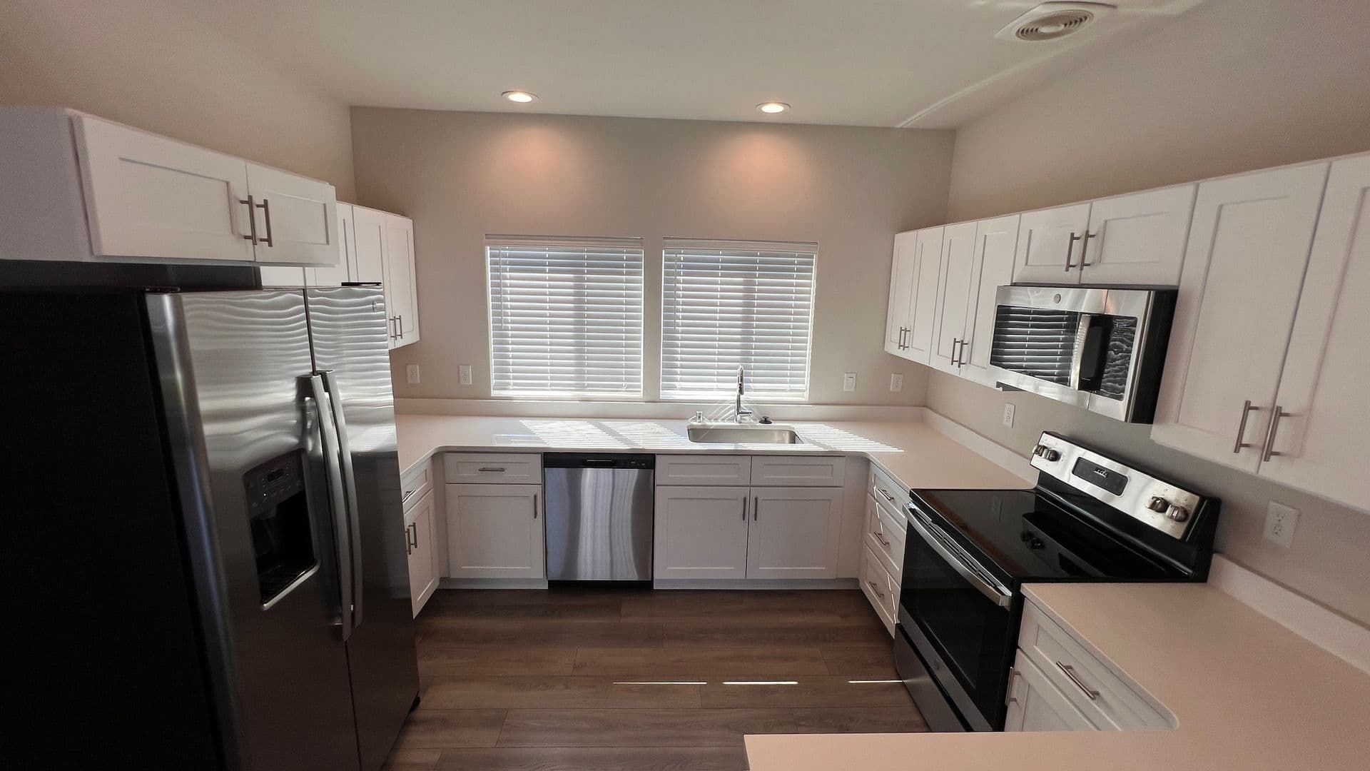 Deer Park Apartment: 21 E. H Street - B