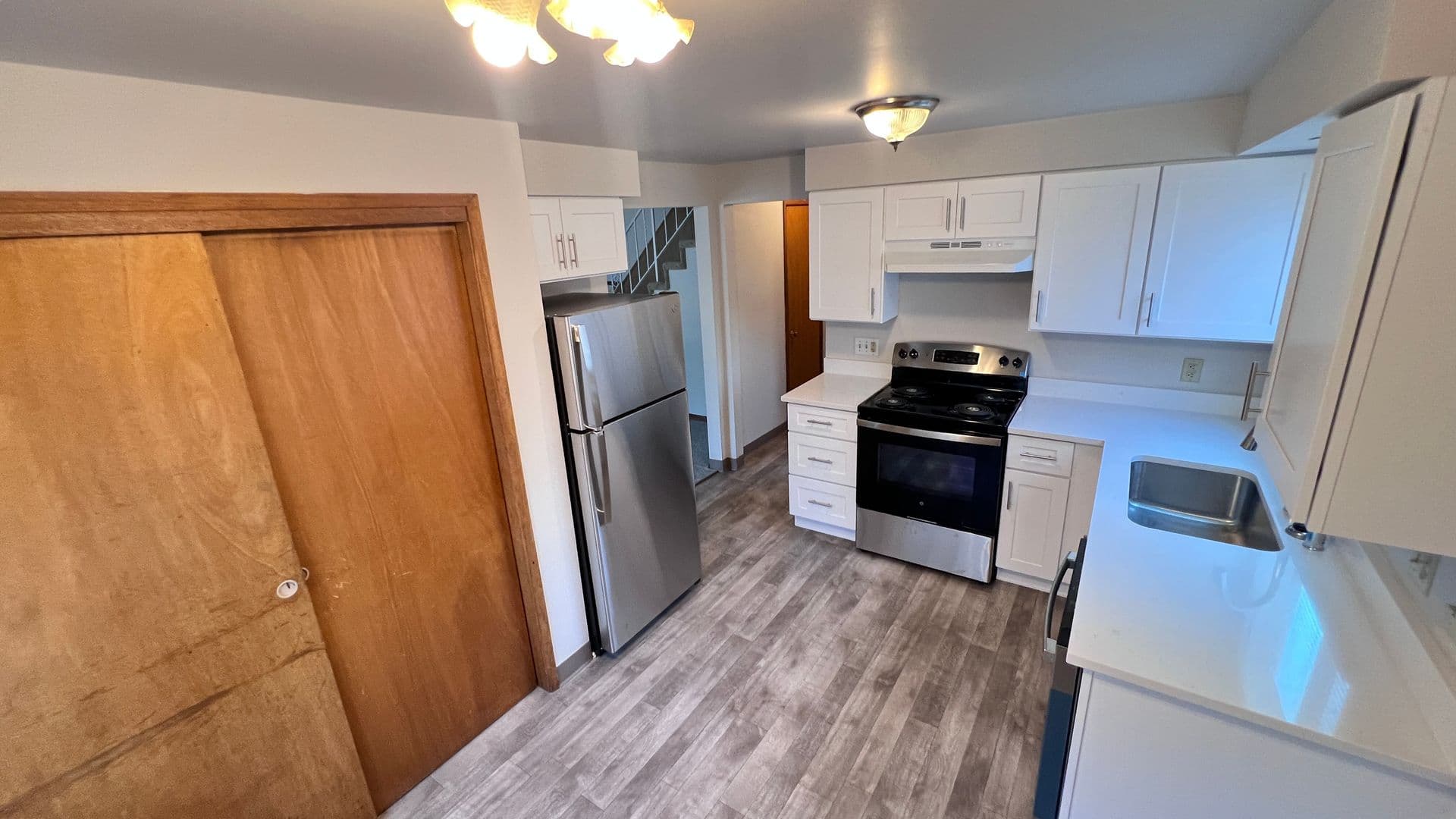 Medical Lake Apartment: 423 E. Lake St.