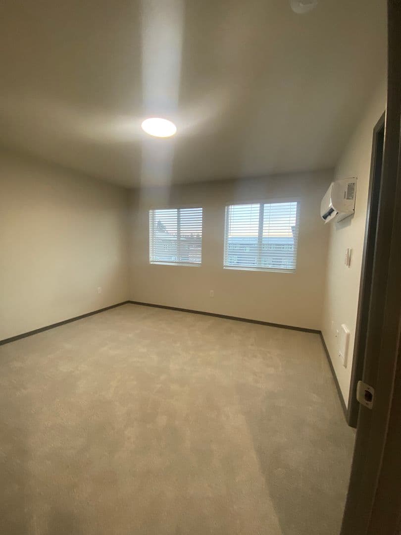 Deer Park Townhome: 21 E. H Street - A