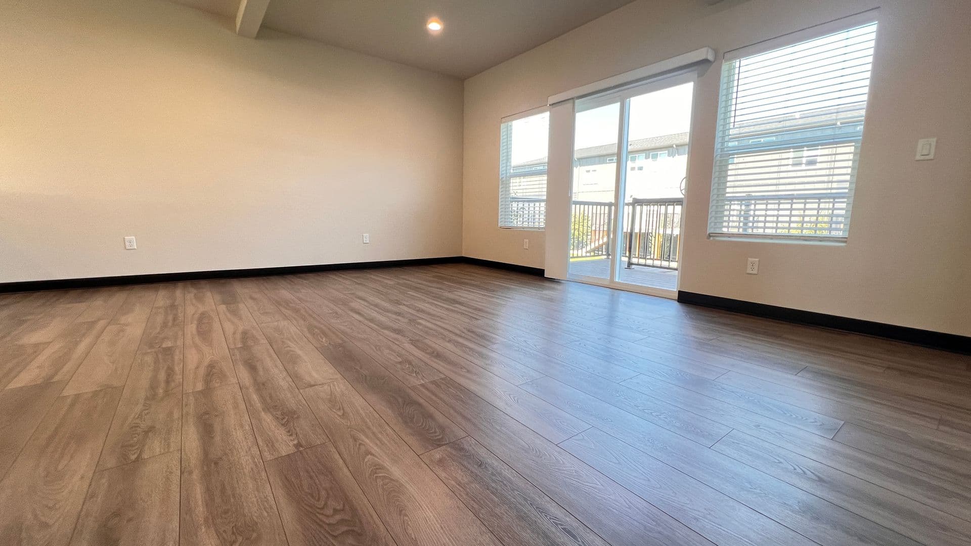 Deer Park Townhome: 21 E. H Street - A