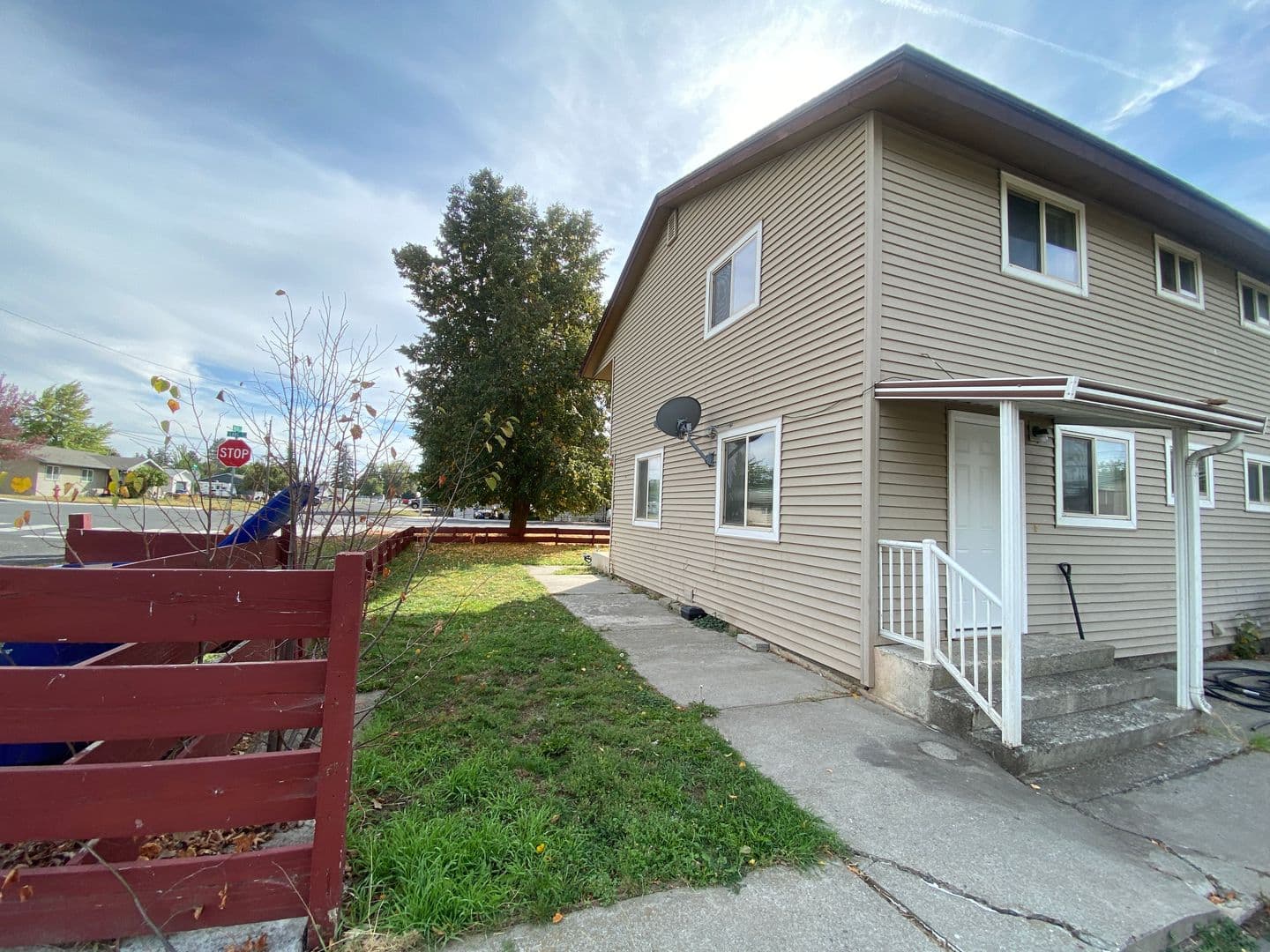 Medical Lake Apartment: 423 E. Lake St.