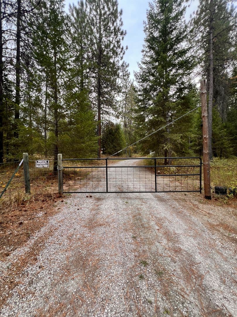 Deer Park House: 39210 N. Ponderosa Ln