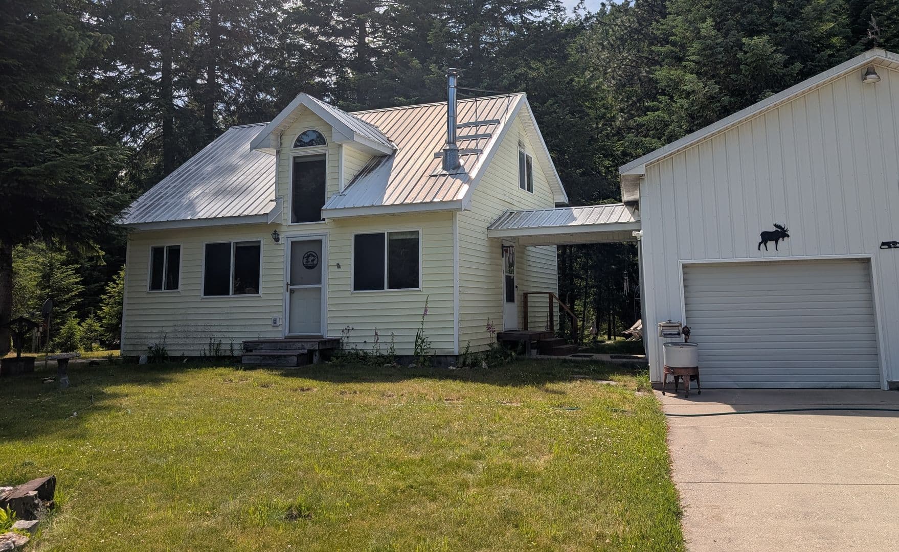 Newport House: 31 Elmes Dr.