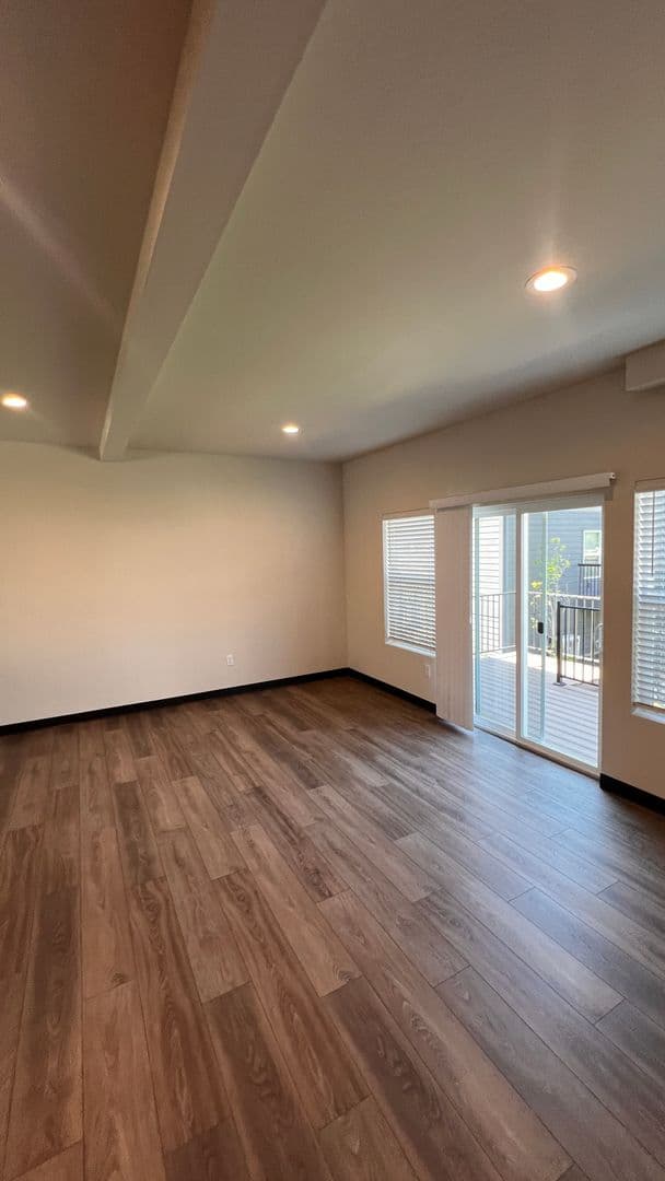 Deer Park Townhome: 21 E. H Street - A