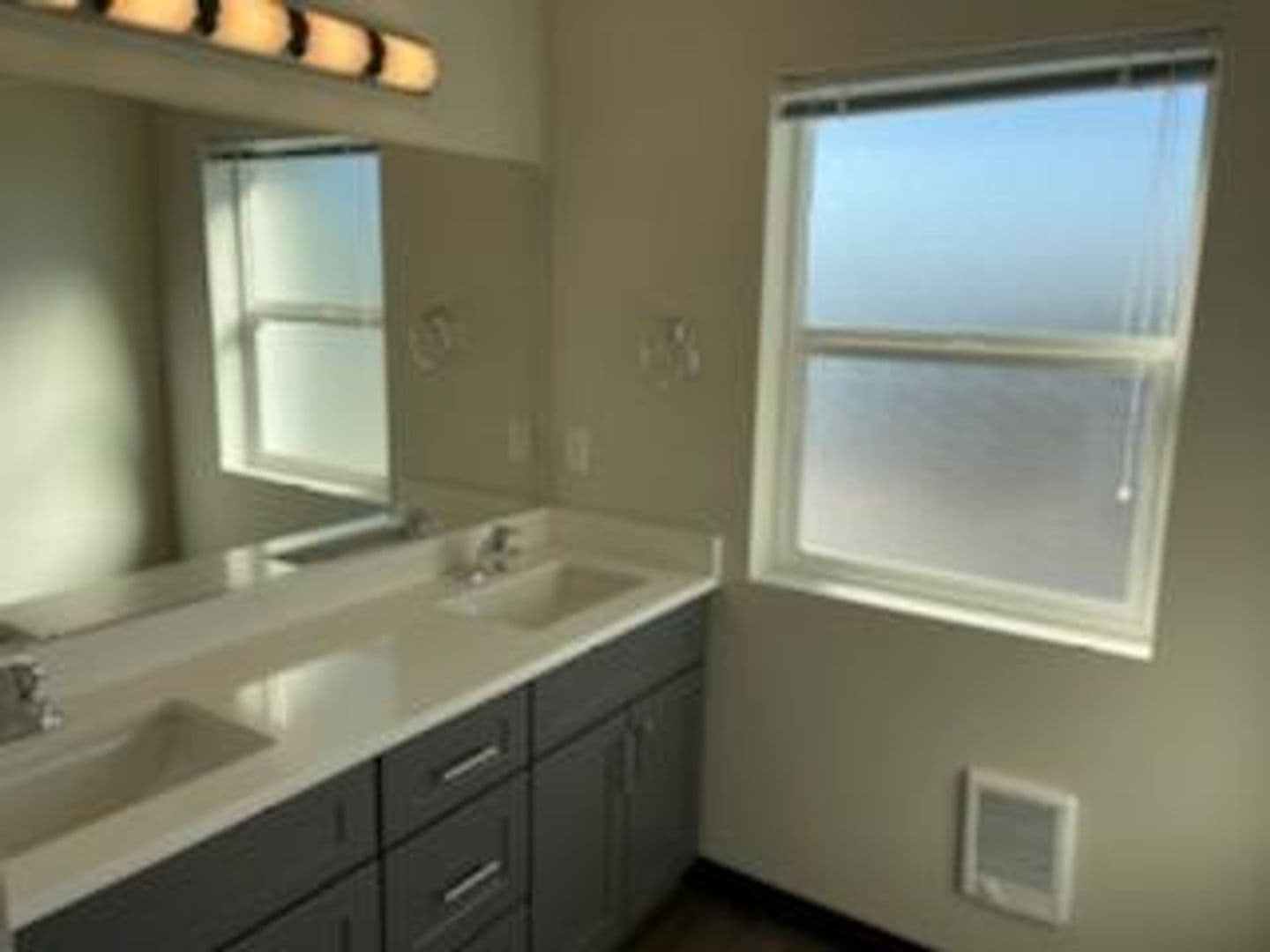 Cheney Apartment: 1007 Greenfield Drive