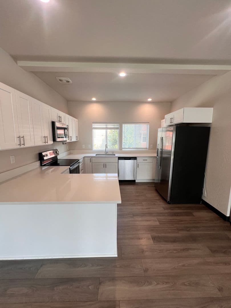 Deer Park Townhome: 21 E. H Street - A