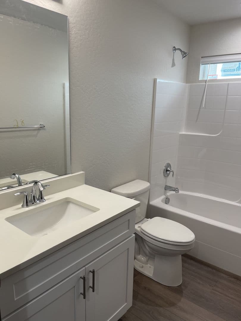 Deer Park Apartment: 21 E. H Street; D-1