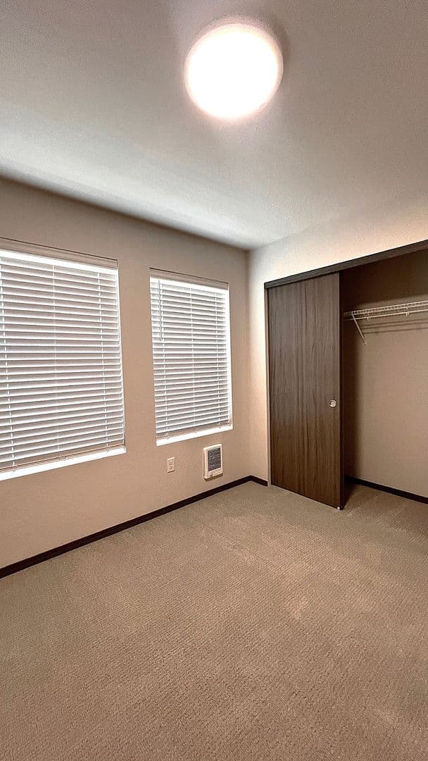Deer Park Apartment: 21 E. H Street - B