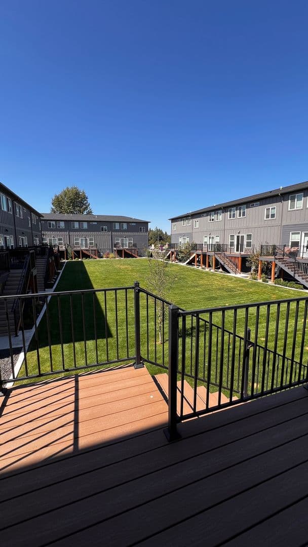 Deer Park Apartment: 21 E. H Street - B