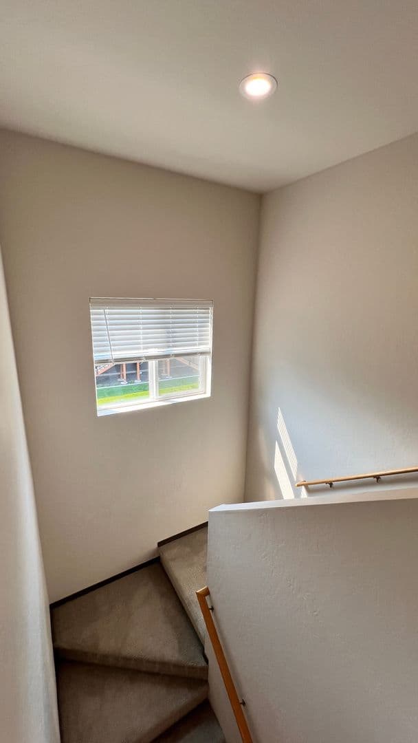 Deer Park Apartment: 21 E. H Street, Bldg C