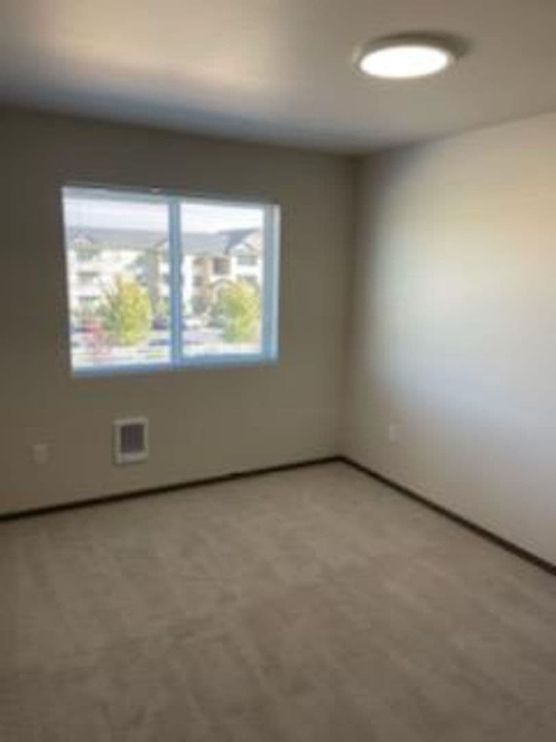 Cheney Apartment: 1007 Greenfield Drive
