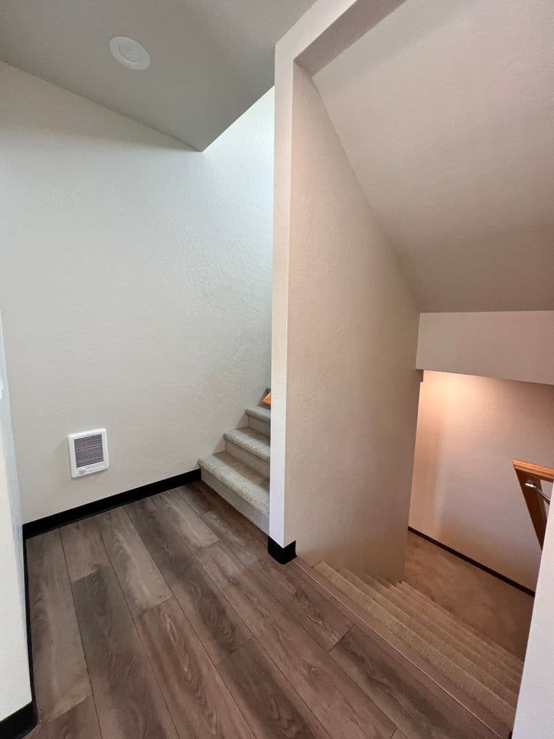Deer Park Apartment: 21 E. H Street, Bldg C