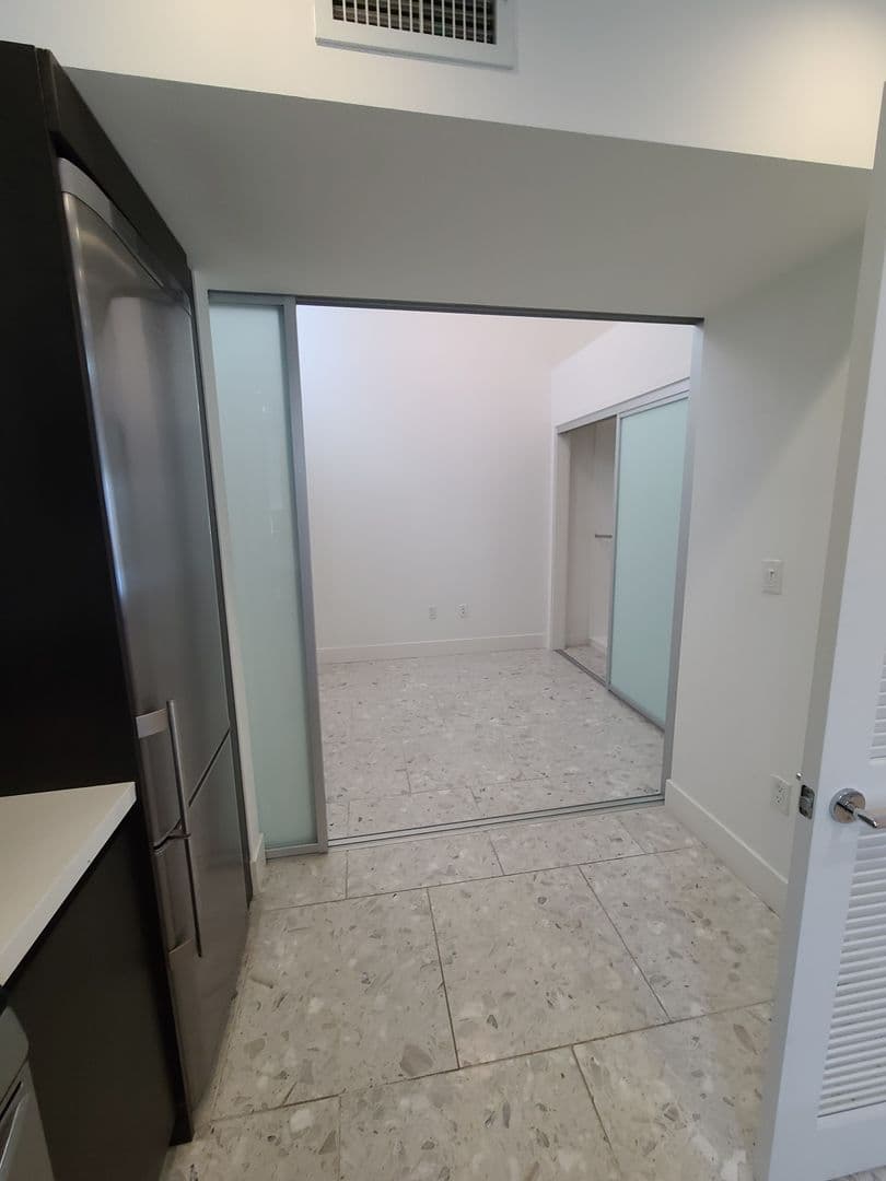 Los Angeles House: 1730 Sawtelle Blvd