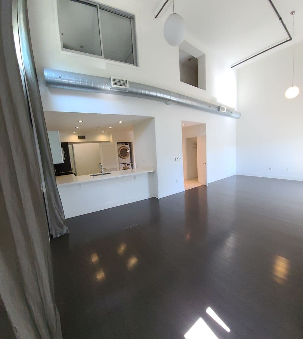 Los Angeles House: 1730 Sawtelle Blvd