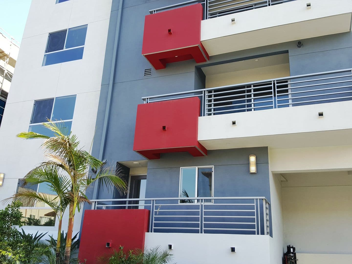 Los Angeles Apartment: 5026 Rosewood Ave