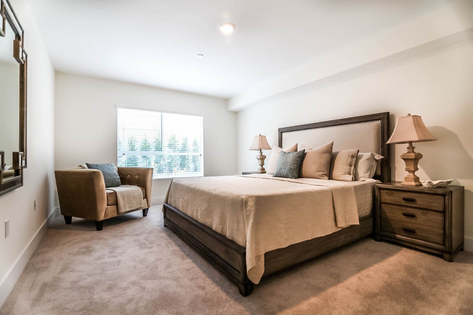 Los Angeles Apartment: 5026 Rosewood Ave