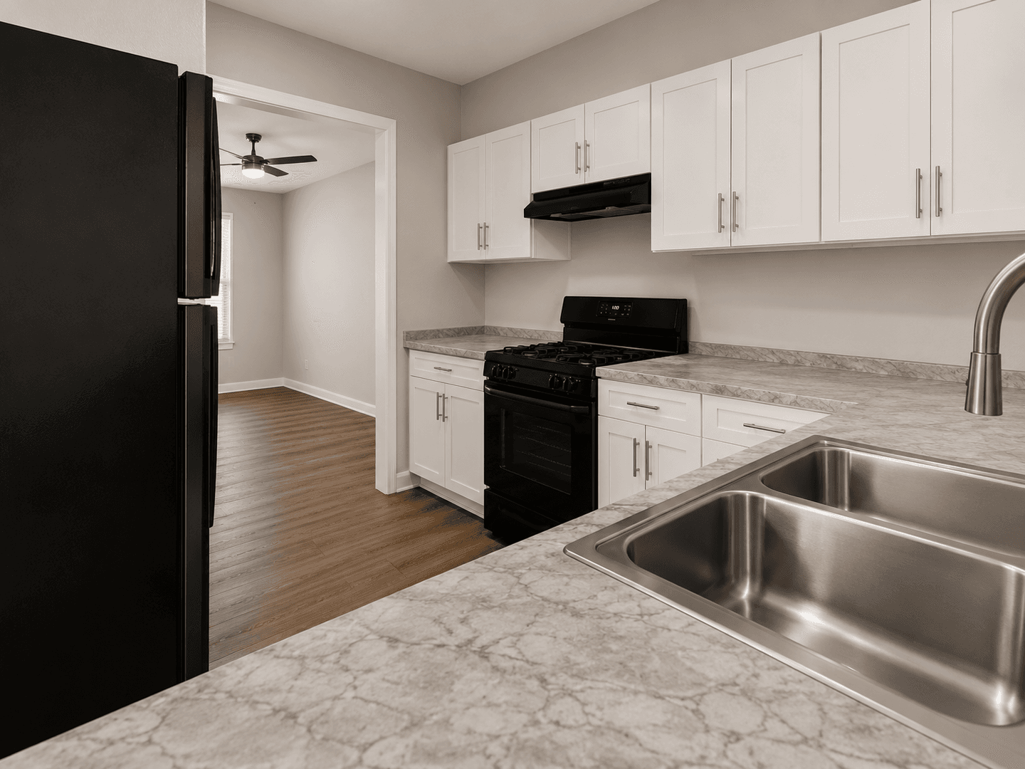 Ft. Worth Apartment: 6625 Hulen St