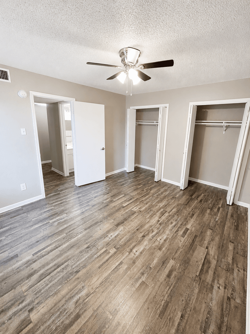 Ft. Worth Apartment: 6625 Hulen St