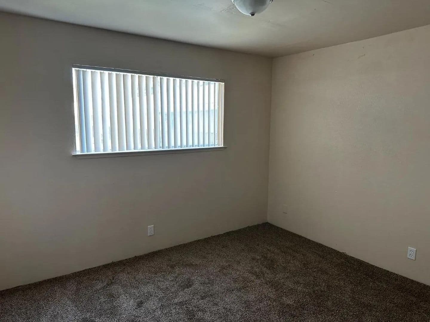 Fresno Apartment: 1905 E Pontiac Way