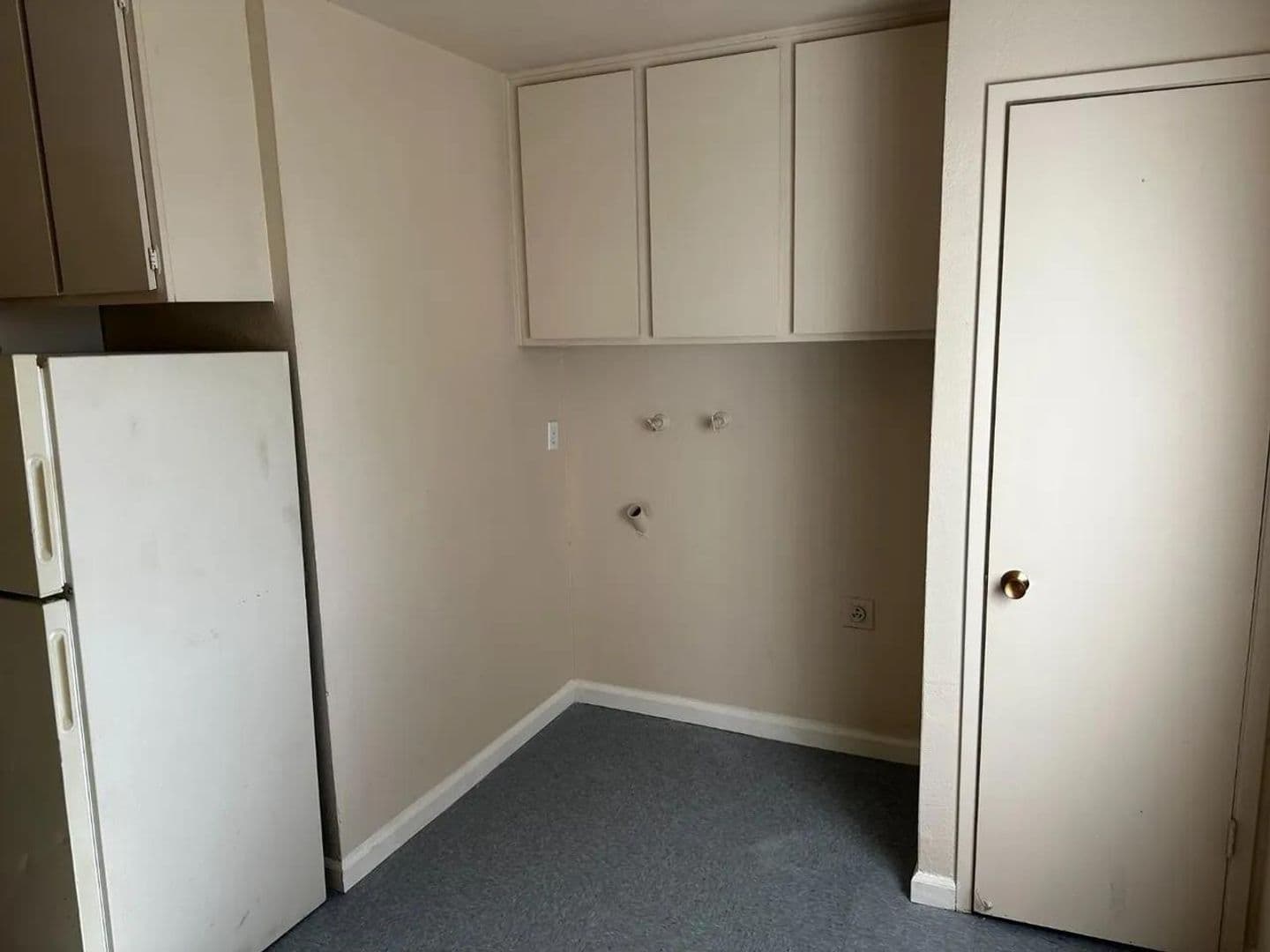 Fresno Apartment: 1905 E Pontiac Way