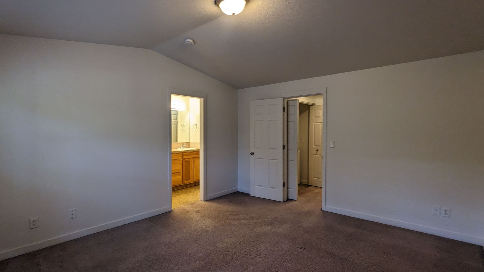 Portland Townhome: 16906 NE Halsey Street