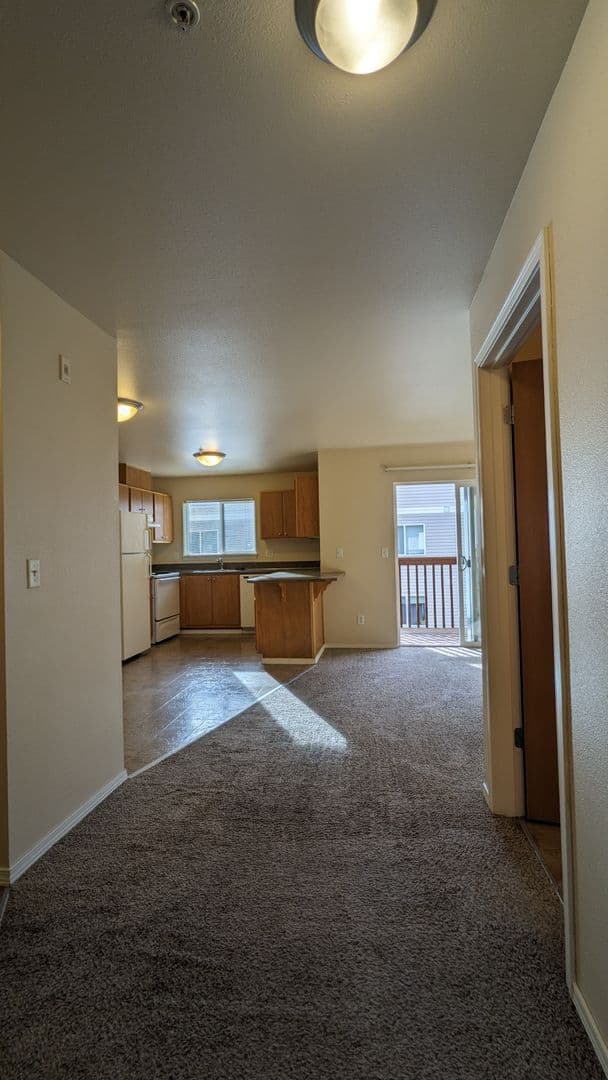 Salem Apartment: 4420-4455 Seaton Lane NE