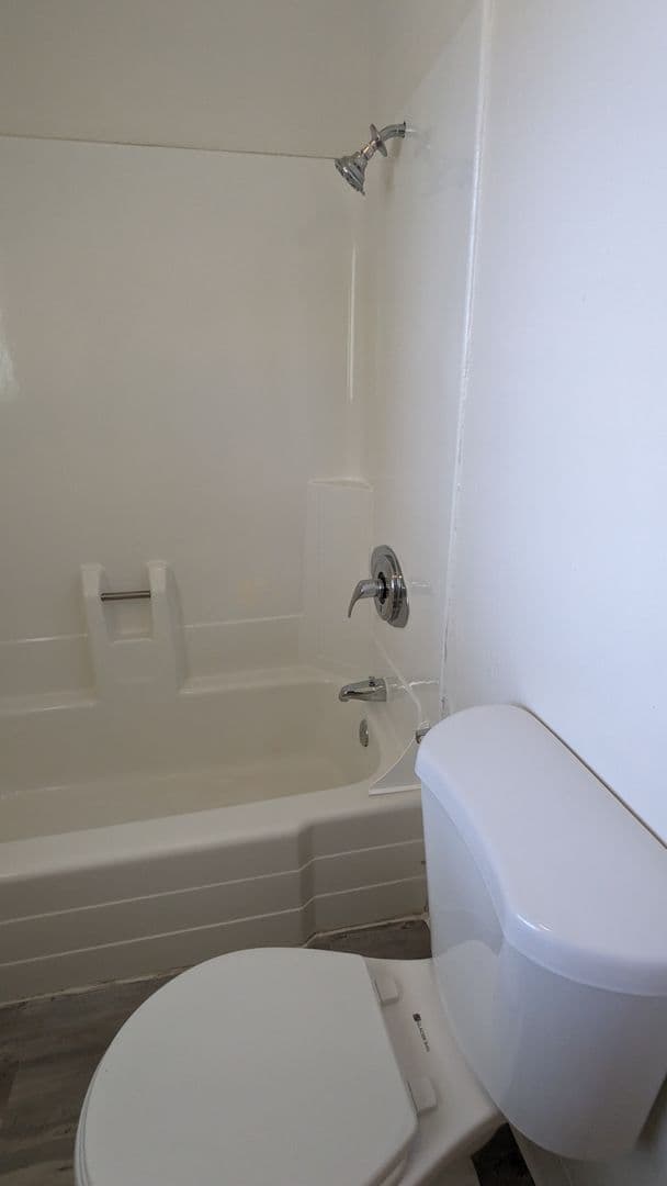 Portland Apartment: 3515 SW 87th Ave. and 3485 SW 87th Ave.