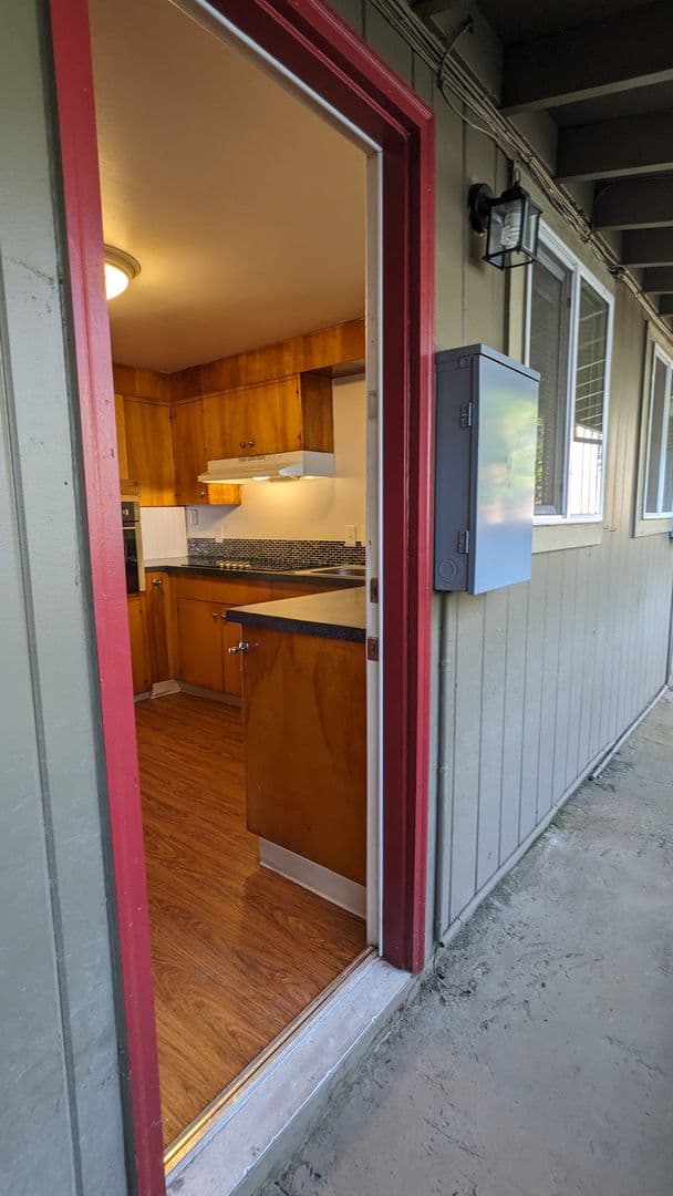 Portland Apartment: 3515 SW 87th Ave. and 3485 SW 87th Ave.
