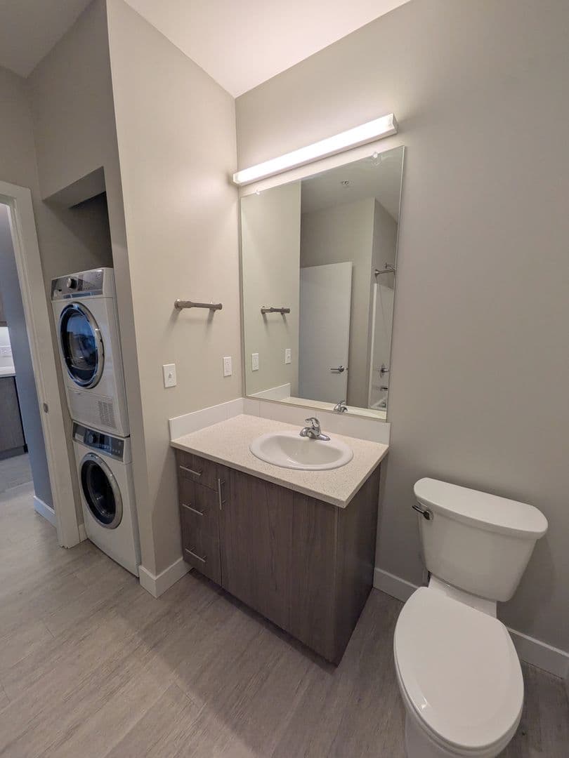 Portland Apartment: 2880 SE Division St